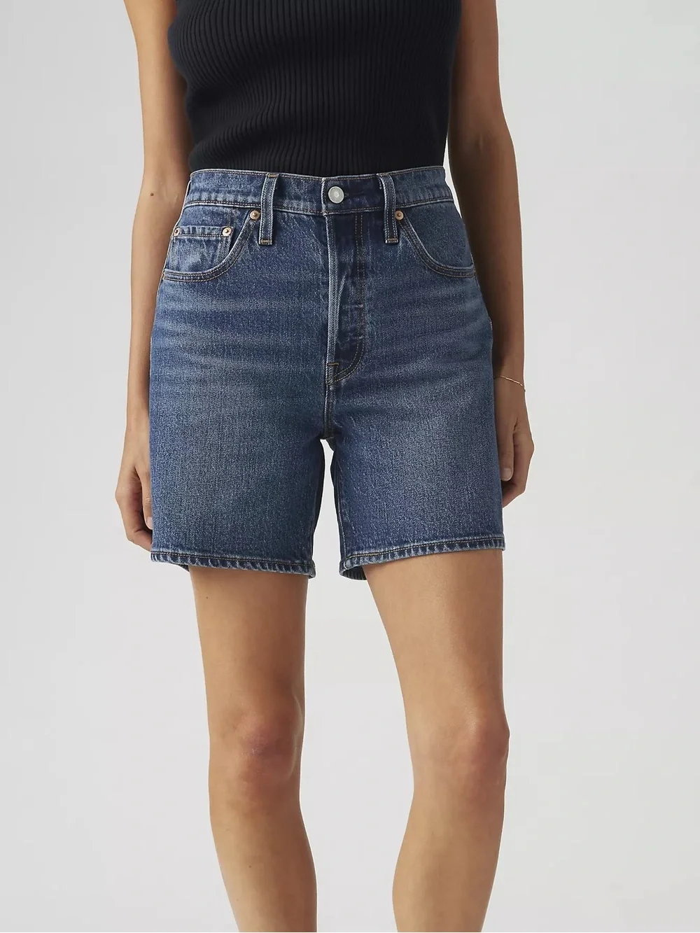 NWT Levi's 501 Mid Thigh Shorts Size 30